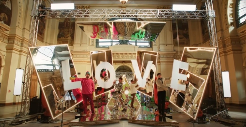 ok_go_love_video
